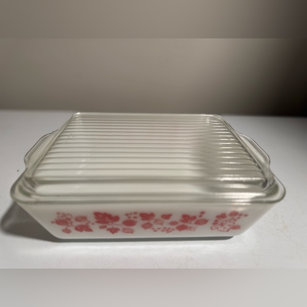 Vintage Pyrex Pink Gooseberry Refrigerator Dish